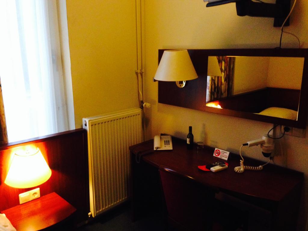 Hotel Pax Arnheim Zimmer foto